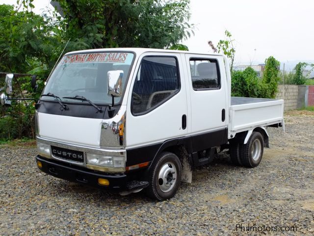 Автомобиль mitsubishi canter