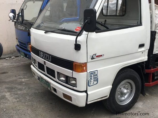 Бампер isuzu elf