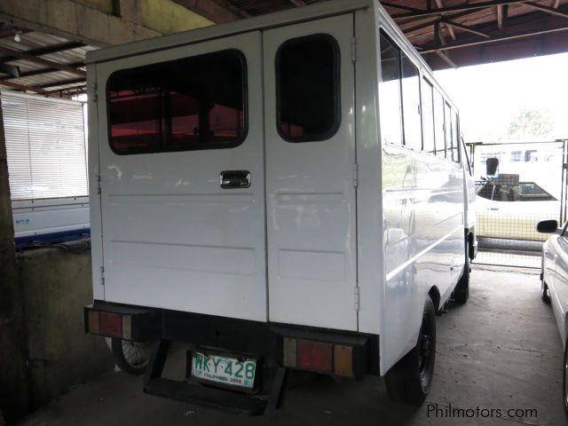 Isuzu elf 1999