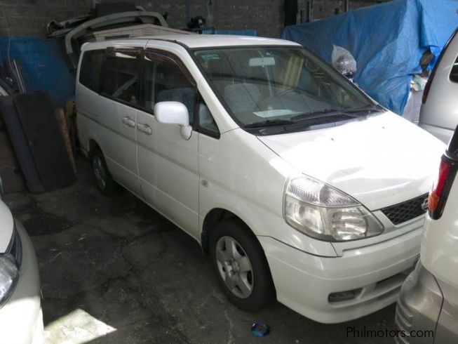 Nissan serena 2000 года