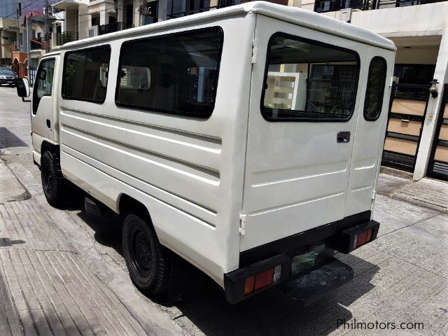 Isuzu elf 2002