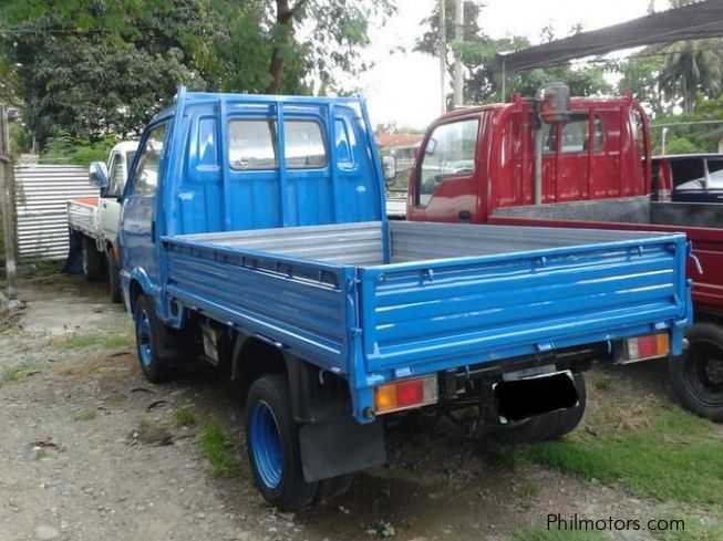 Mazda bongo 2013