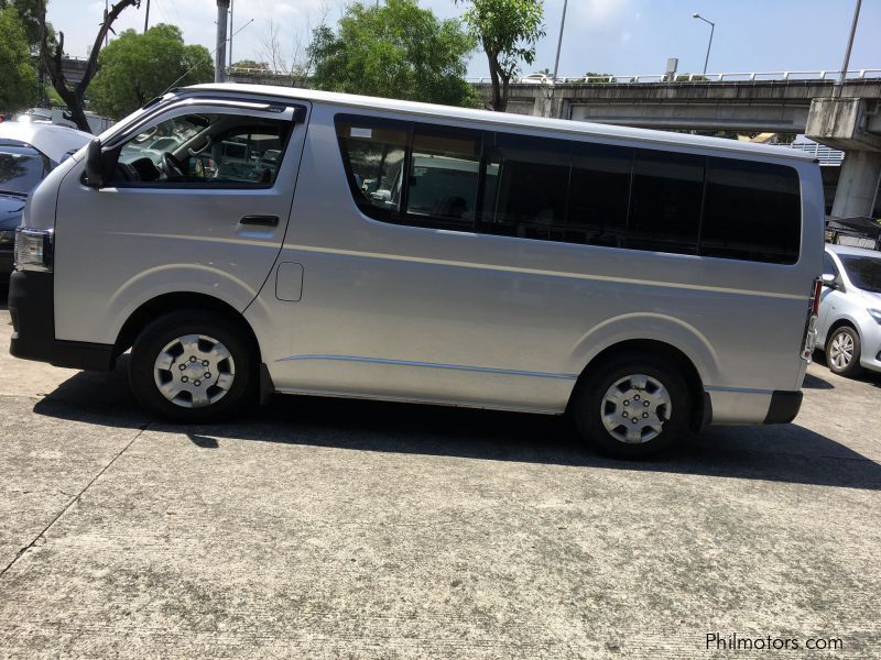 Toyota hiace 2013