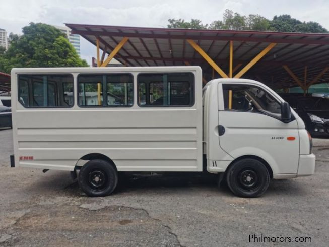 Hyundai fit shuttle