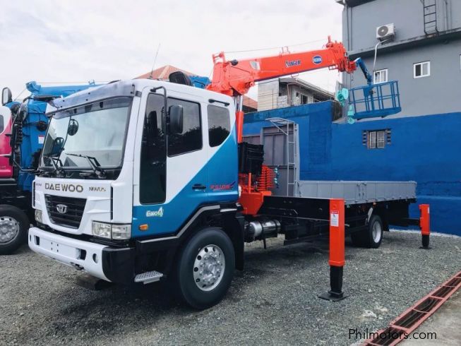 Used Daewoo Boom Truck / Cargo Crane Truck with Man Lift Basket | 2018 ...