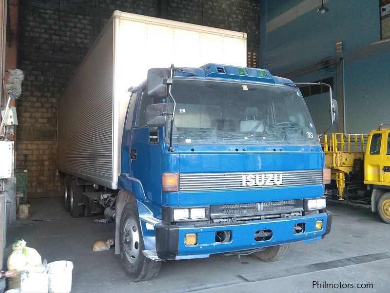 Isuzu 10 Wheeler Closed Van 10PD1-Engine in Philippines