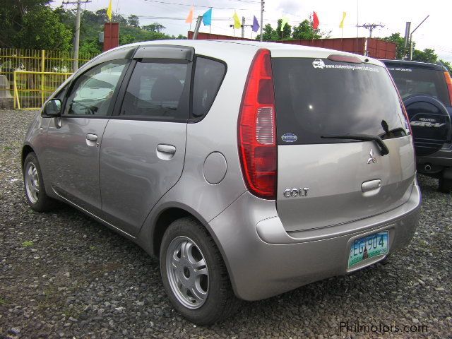 Mitsubishi colt 2003 года