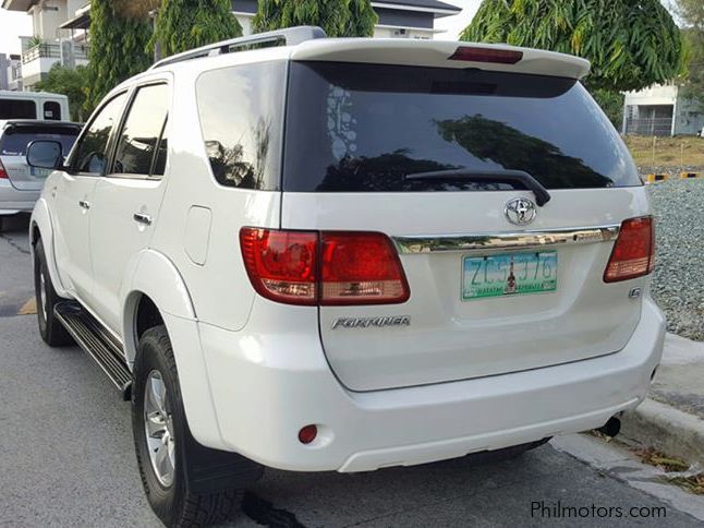 Toyota fortuner 2006 год