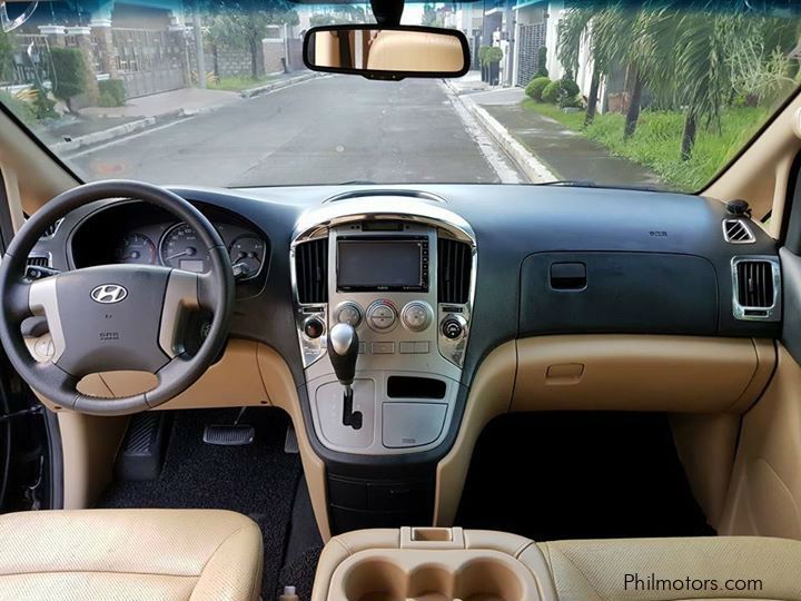 Панель hyundai starex. Хендай Гранд Старекс 2010. Торпеда Hyundai Grand Starex. Hyundai h1 Grand Starex 2009 салон. Hyundai Starex 2010 салон.