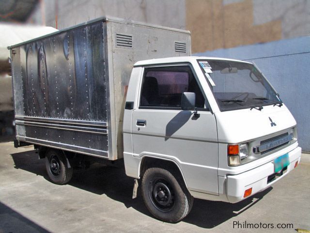 Used Mitsubishi L300 Aluminum Van 
