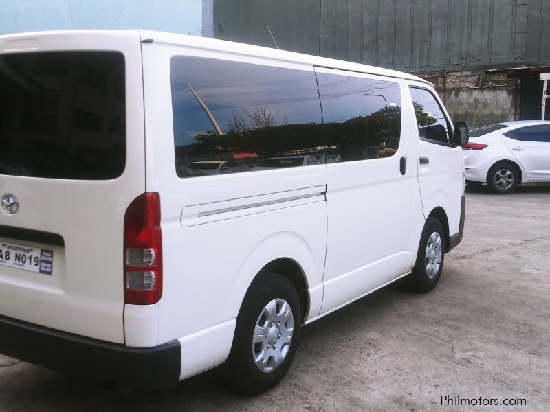 Toyota Hiace Commuter