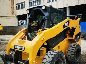 Pre-owned CATERPILLAR 272C for sale in